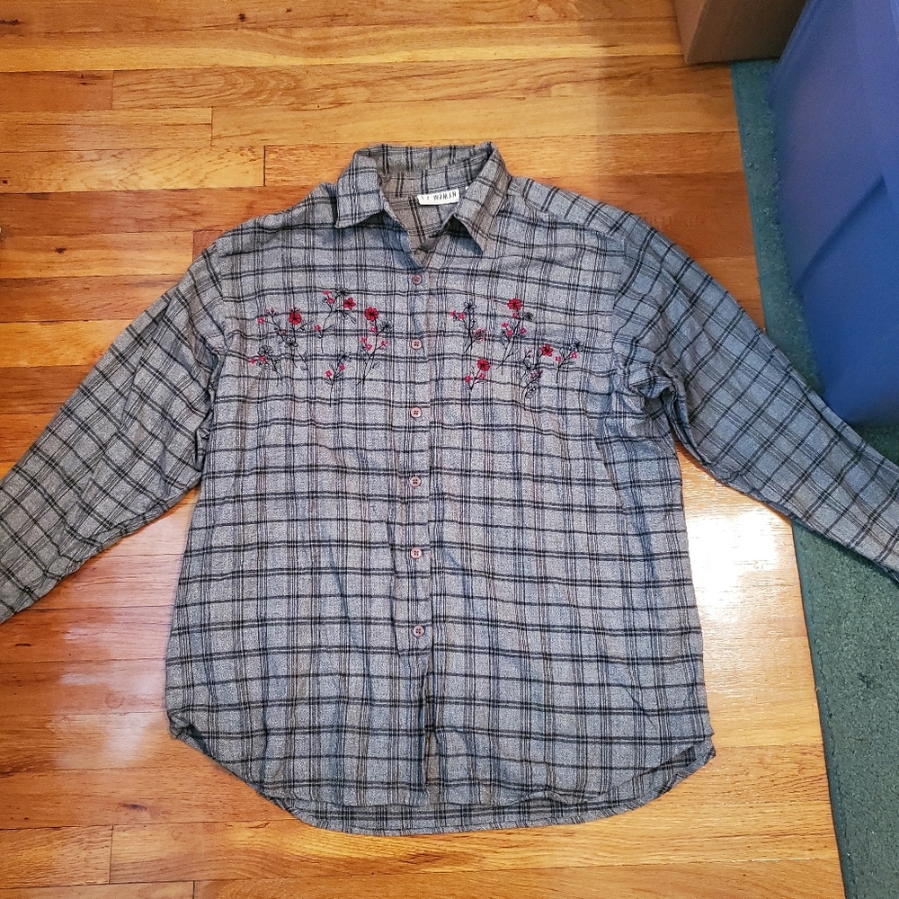 Womens Checkered Gray Long Sleeve Blouse